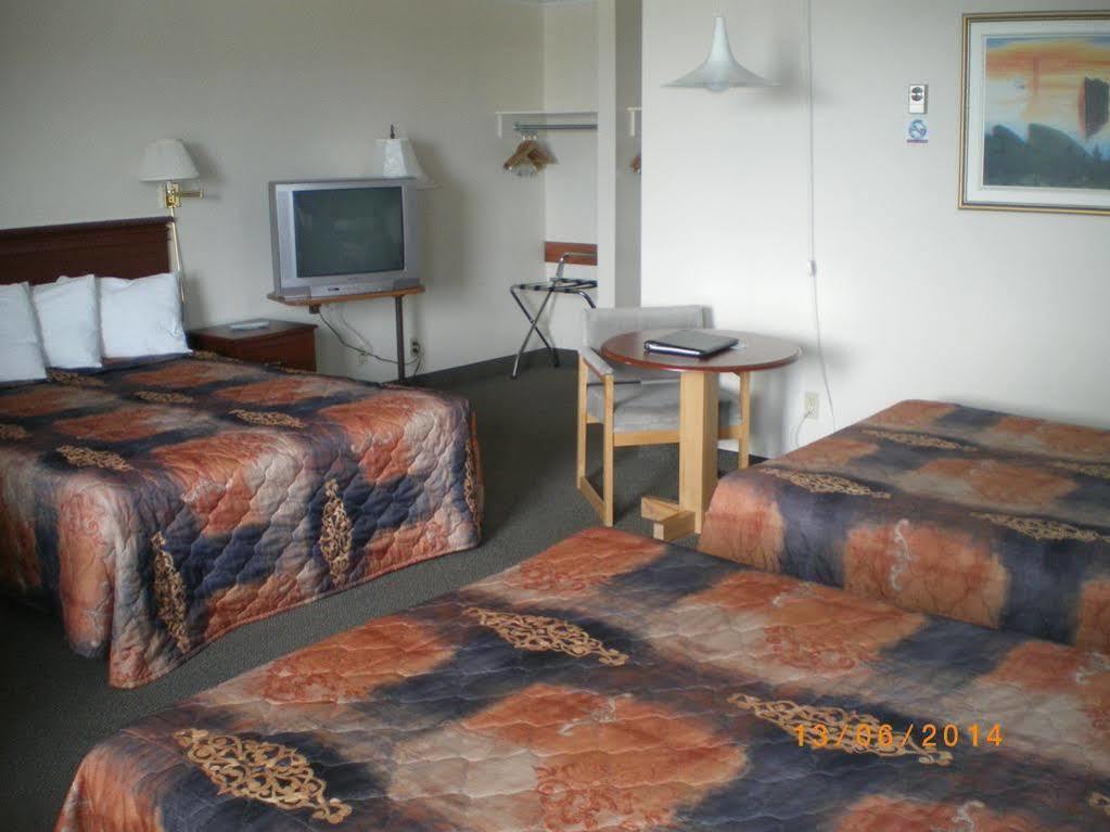 Hotel Motel Manoir De Perce Buitenkant foto